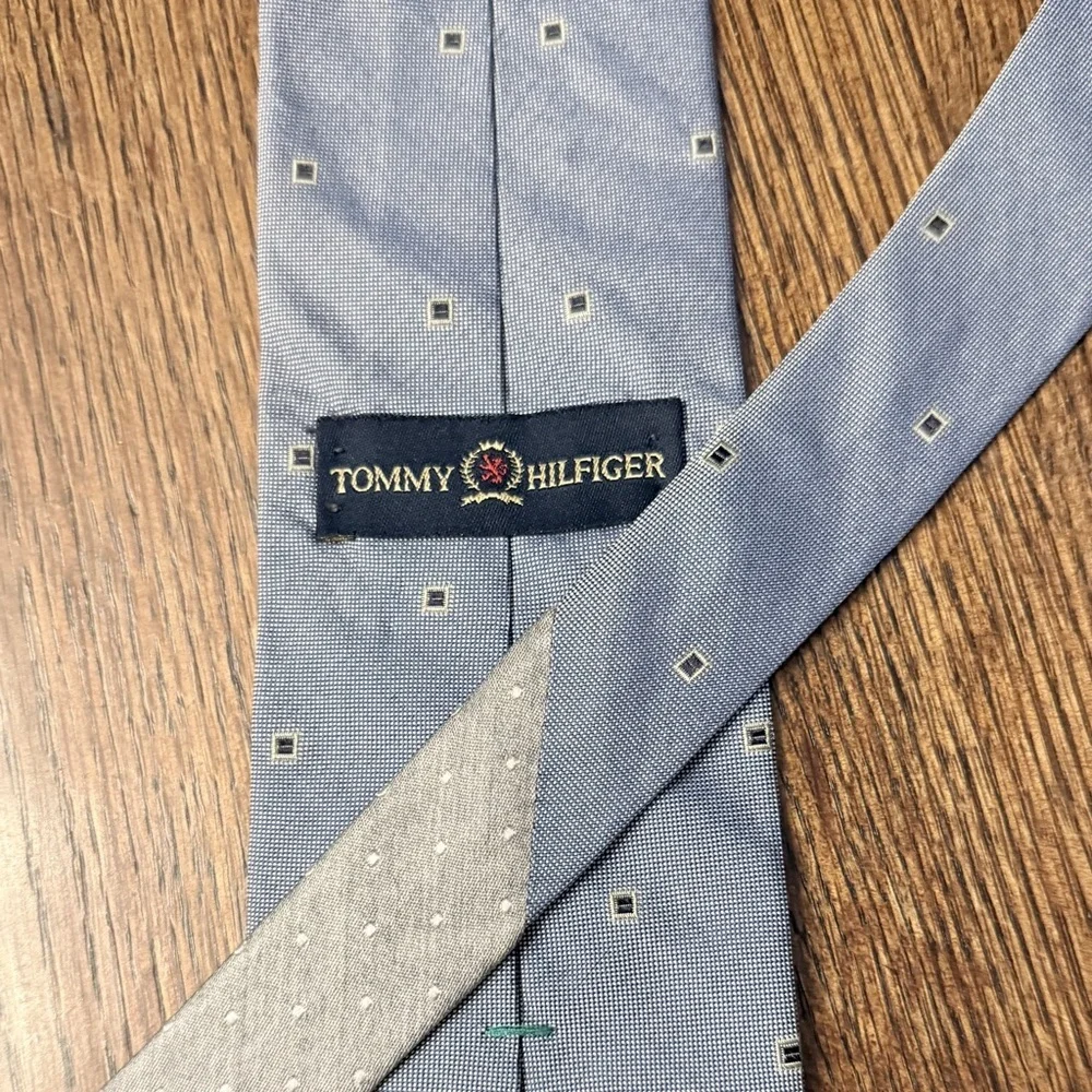 Tommy Hilfiger Blue Print Silk Tie - Fashionable and Chic! BD